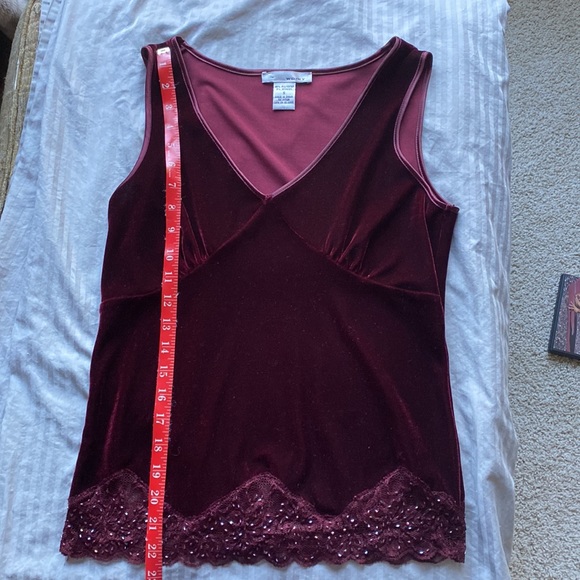 Bloomingdale’s WD NY velvet top - Picture 2 of 6